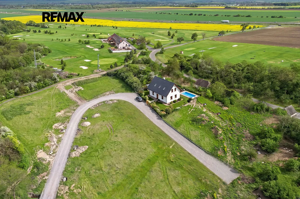 Prodej stavebního pozemku 1000 m²